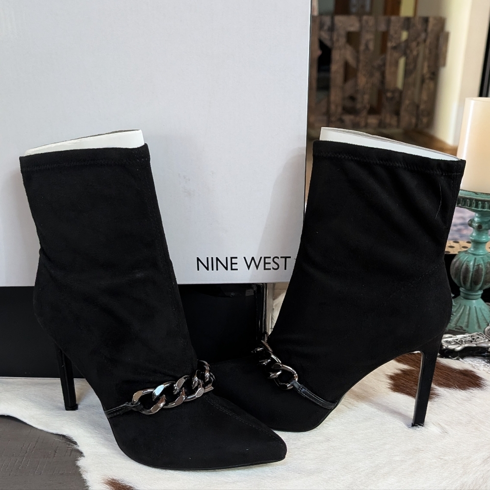 Nine West Stiletto Dress Bootie. - Picture 3 of 14